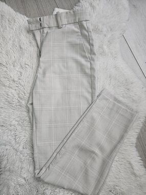 H&M Gray Plaid Tapered Dress Pants - Chic Career Trousers 💼✨